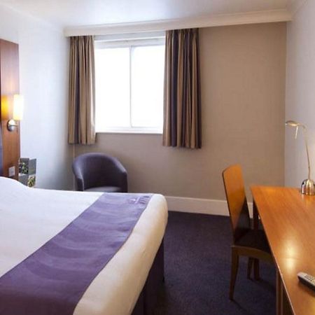 Premier Inn グラストンベリー エクステリア 写真