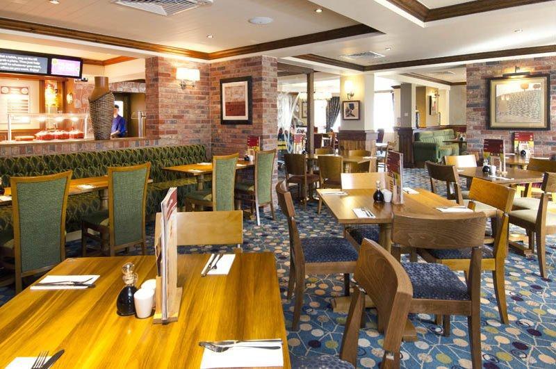 Premier Inn グラストンベリー エクステリア 写真