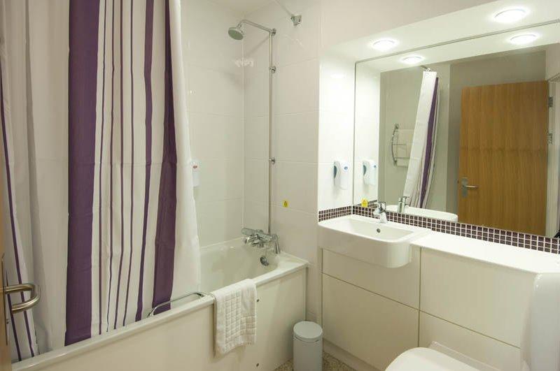 Premier Inn グラストンベリー エクステリア 写真